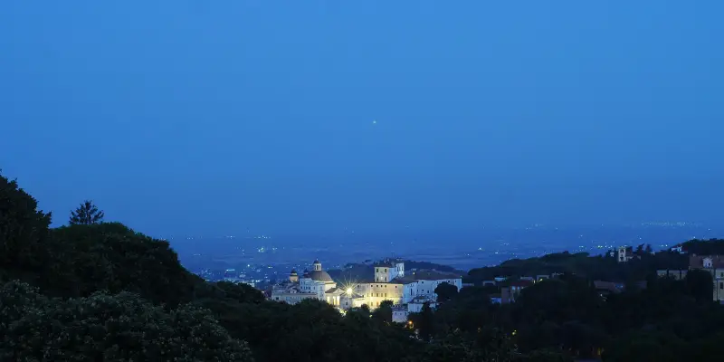 Immagine in archivio delle 6 AM