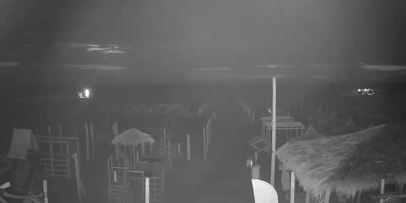 Immagine in archivio delle 6 AM