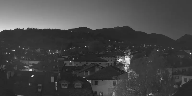 Immagine in archivio delle 9 PM