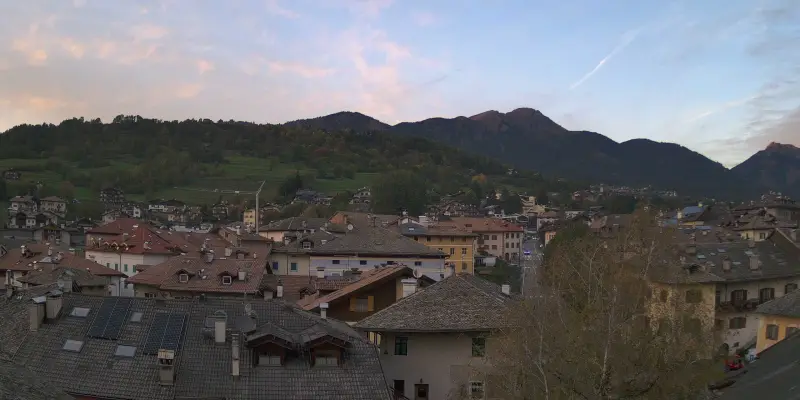 Immagine in archivio delle 7 PM