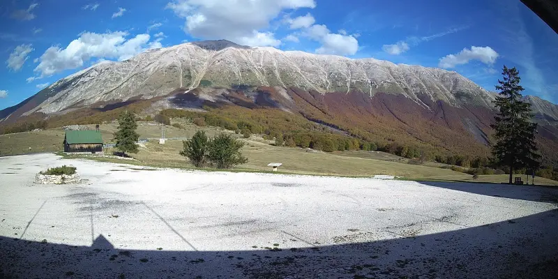 Immagine in archivio delle 4 PM