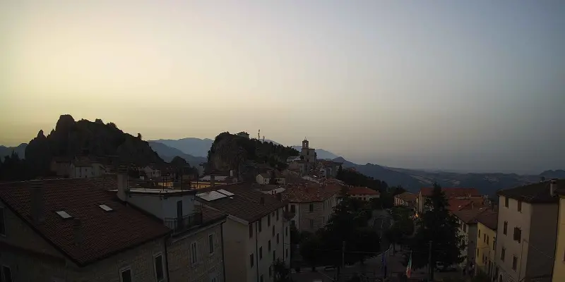 Immagine in archivio delle 8 PM