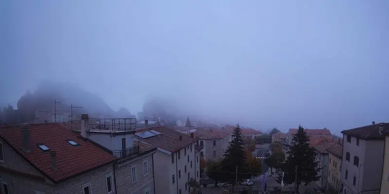 Immagine in archivio delle 6 PM