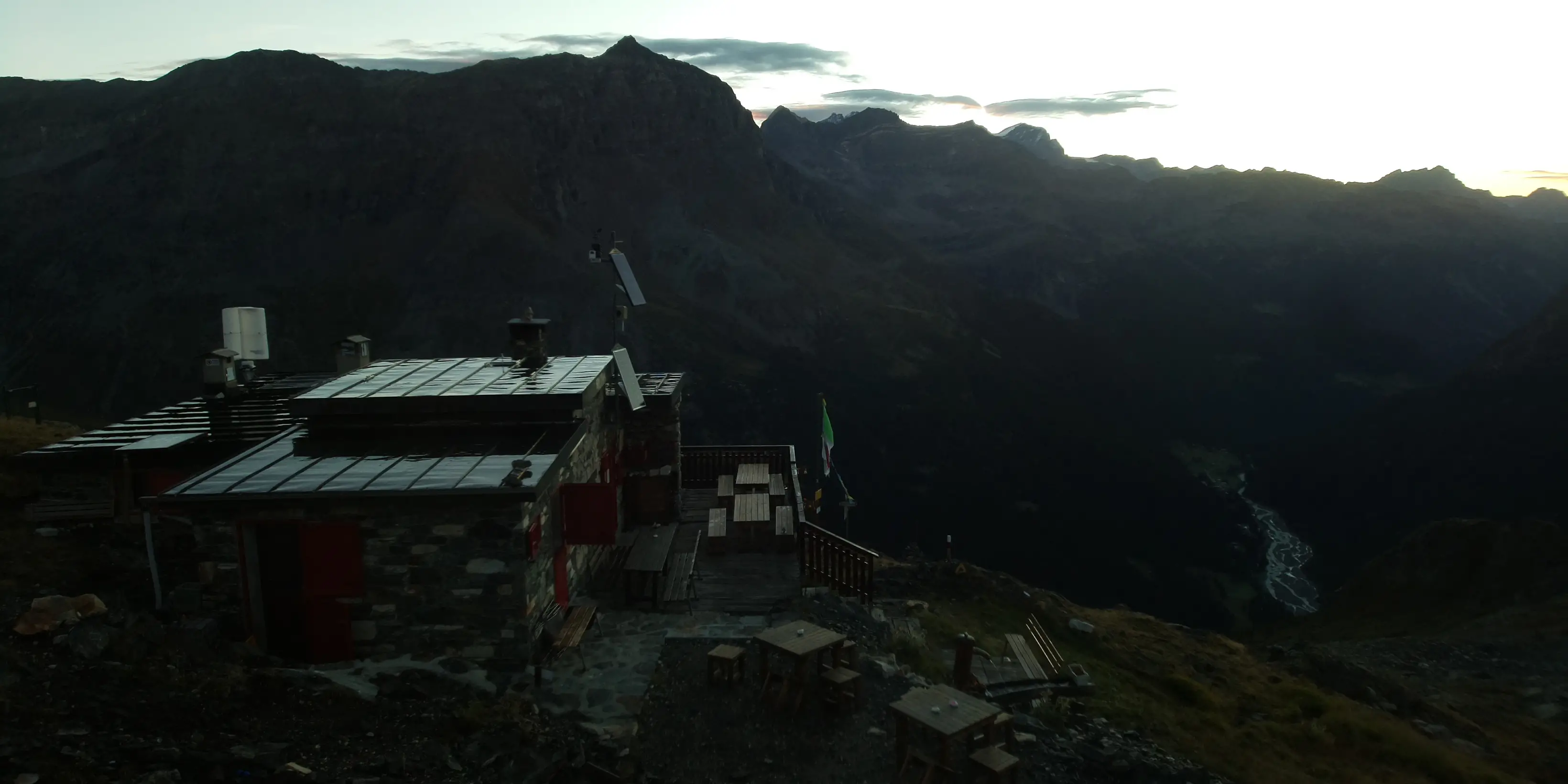 Webcam Rifugio Del Grande Camerini Lombardia in diretta