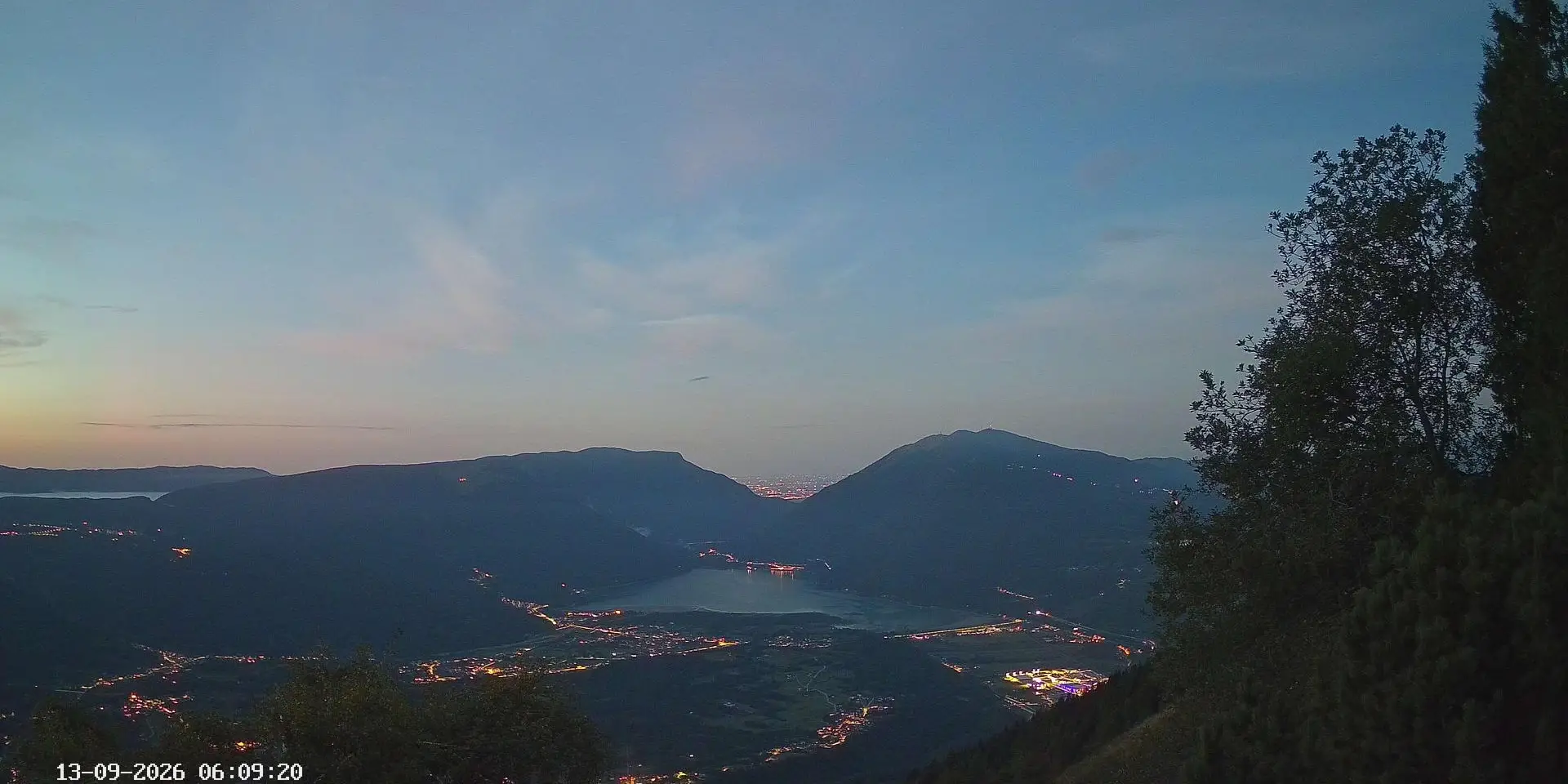 Webcam Rifugio Dolomieu al Dolada Veneto in diretta