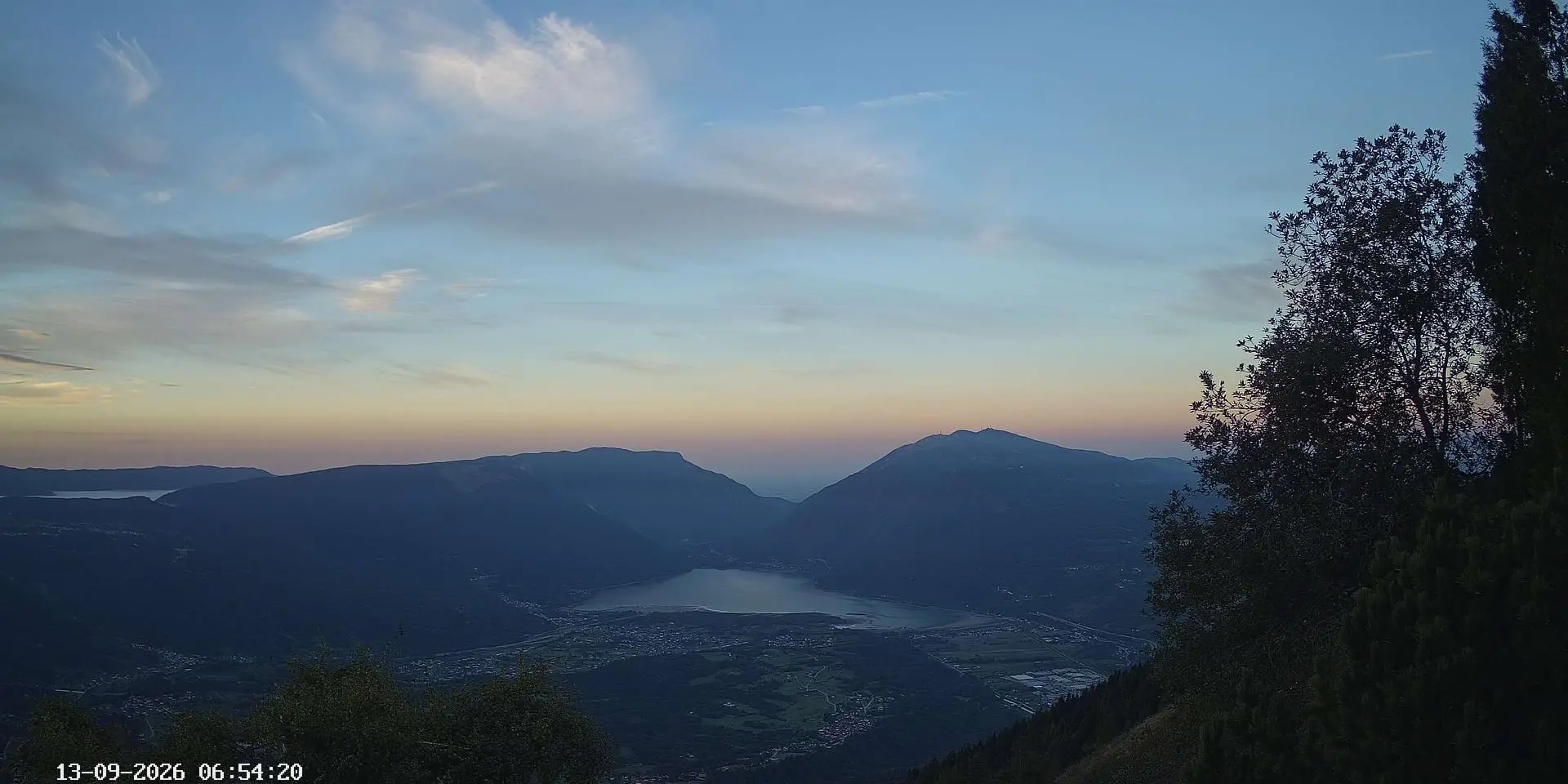 Webcam Rifugio Dolomieu al Dolada Veneto in diretta