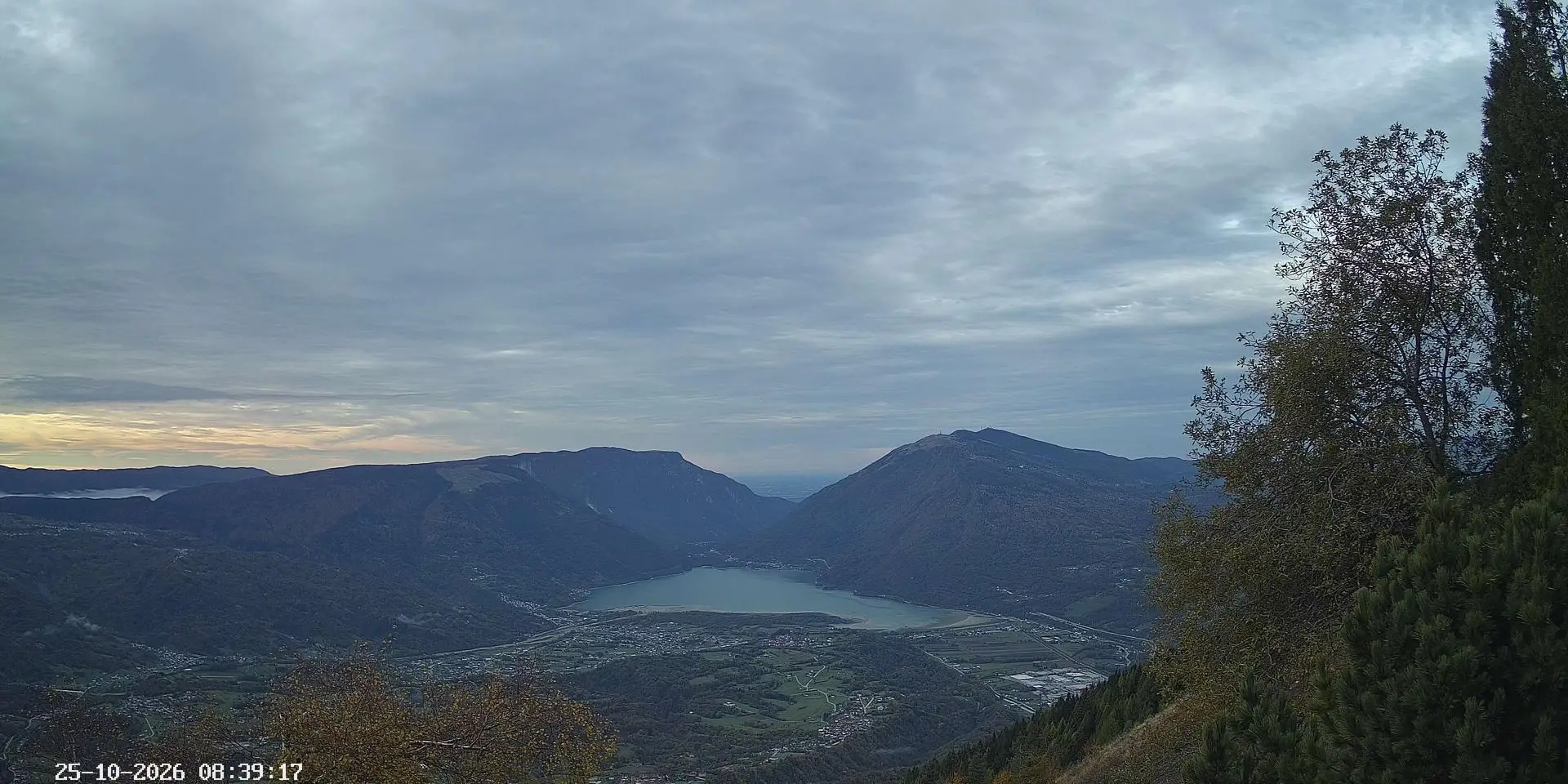 Webcam Rifugio Dolomieu al Dolada Veneto in diretta
