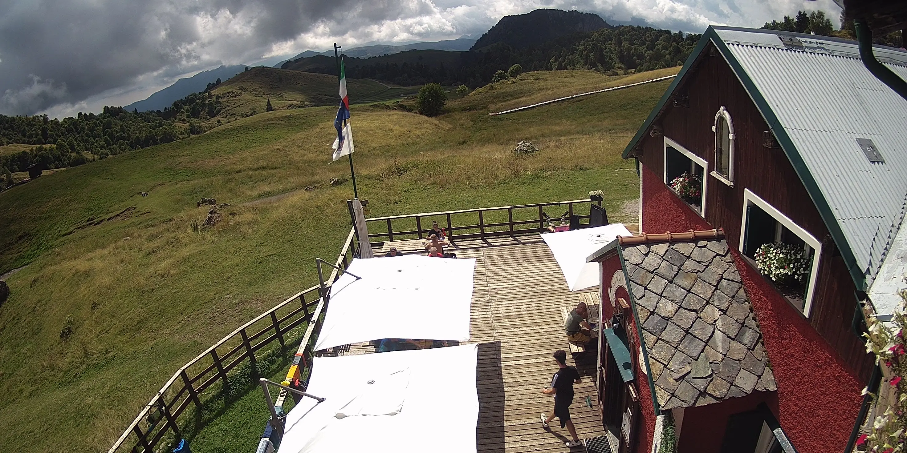Webcam Rifugio Sassi Castelli Lombardia in diretta